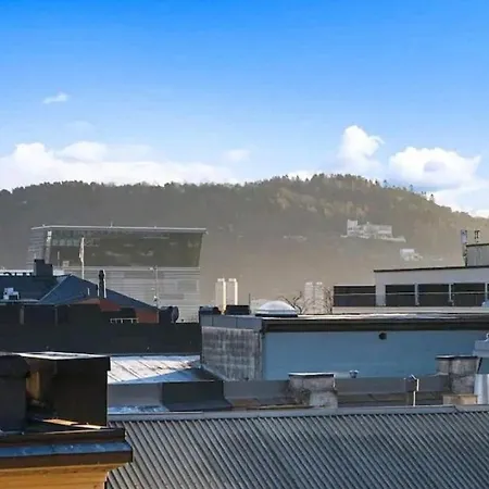 Center - Large 2 Bedroom Lägenhet