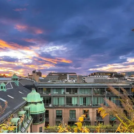 Center - Large 2 Bedroom 公寓